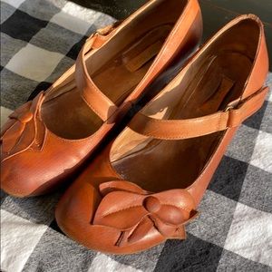 Miz Mooz Petal Pump cognac